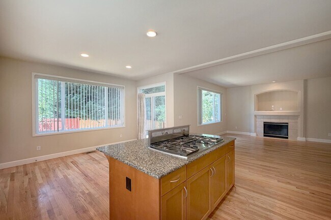Building Photo - 5Bd/2.75Ba Sammamish Home