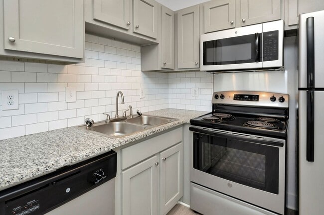 Interior Photo - Melrose Place