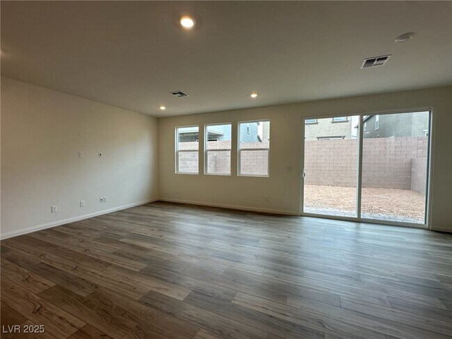 Building Photo - 9613 Hinson St