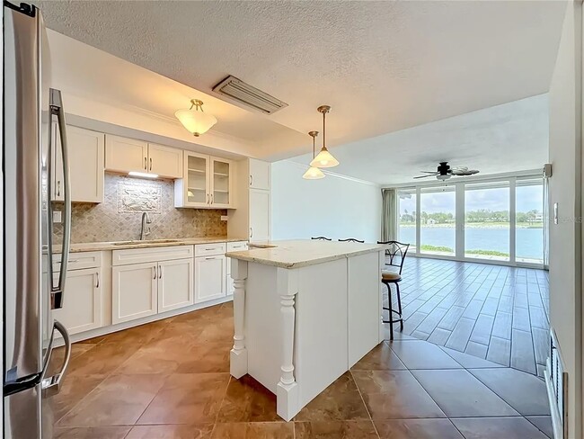 Building Photo - 450 Treasure Island Causeway