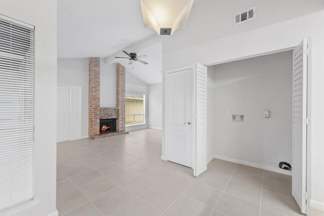 Building Photo - 23311 Pebworth Pl