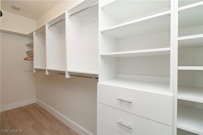 Building Photo - 4879 Esplanade St