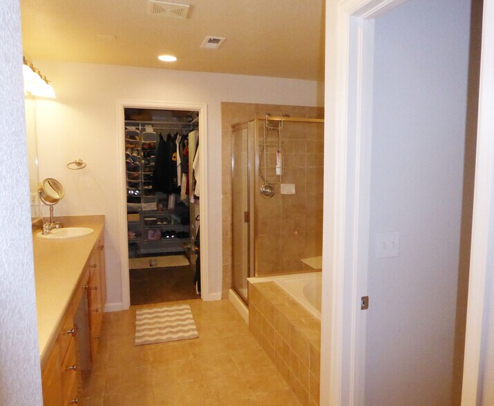 Building Photo - 3815 Little Dipper Dr