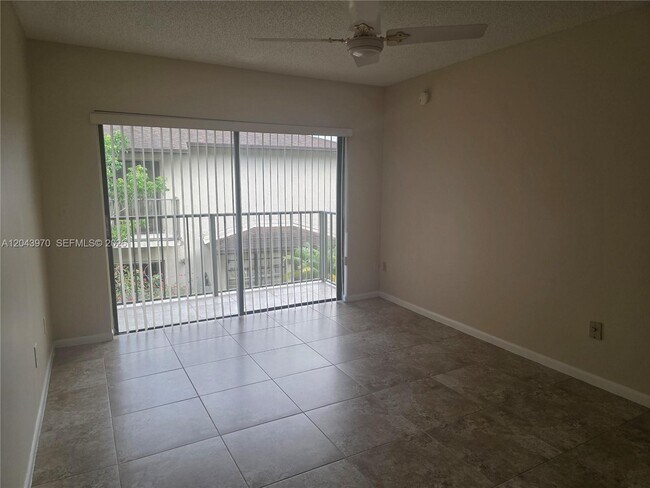 Building Photo - 4586 SW 139th Ct