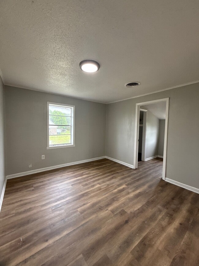 Building Photo - 15425 TN-59