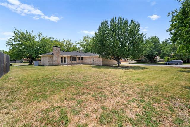 Building Photo - 1801 Ridgecrest Dr