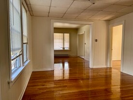 Building Photo - 110 Hawthorne Ave