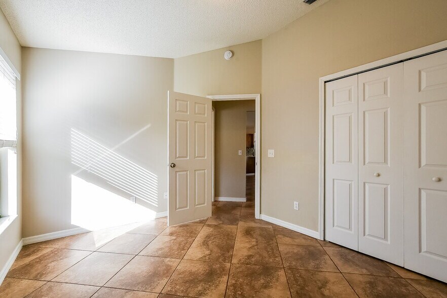 Building Photo - 165 Burnsed Pl