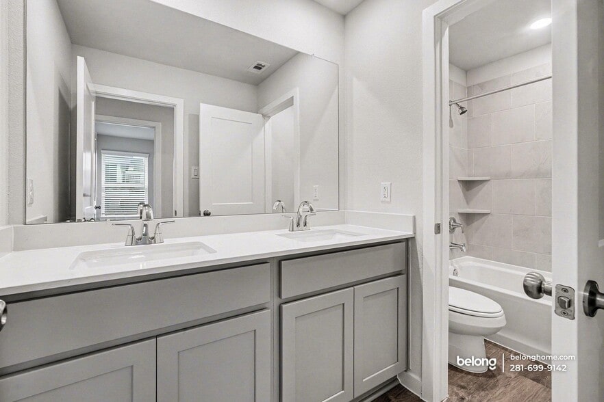 Building Photo - 4015 Ancient Honor Dr