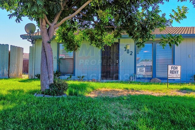 Building Photo - 302 Lovell Way