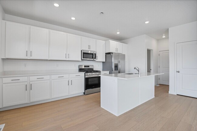 Building Photo - 2389 Wildwood Ln