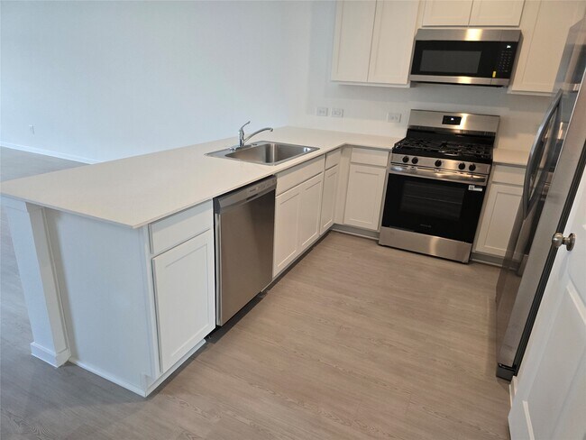 Building Photo - 21606 Willow River Canyon Ln