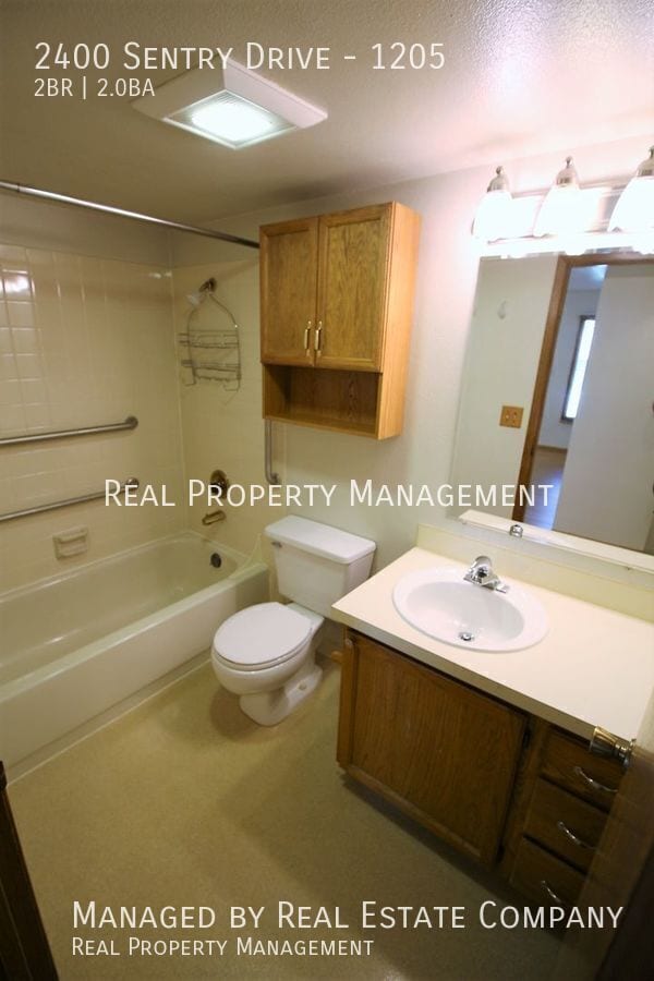 Building Photo - 2400 Sentry Dr