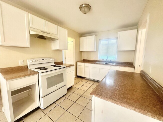 Building Photo - 5101 Purple Sage Dr