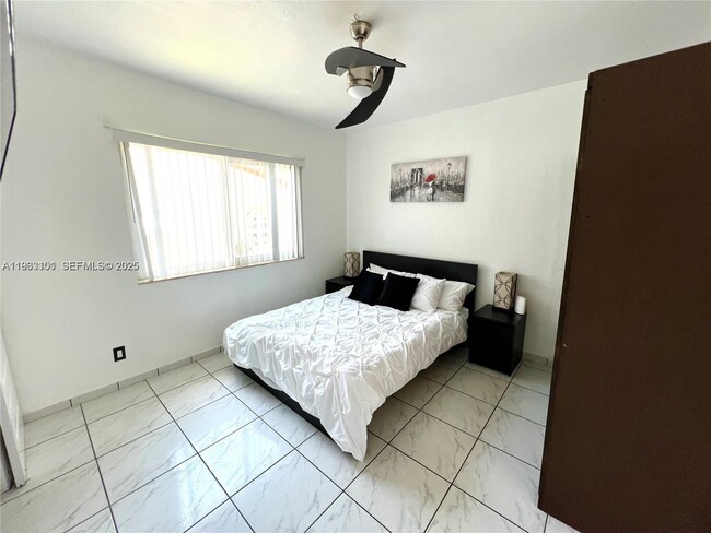 Building Photo - 2235 SW 23rd Ave