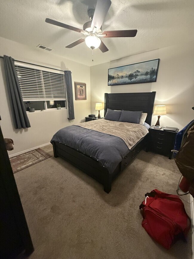 Building Photo - Single level home SW Redmond