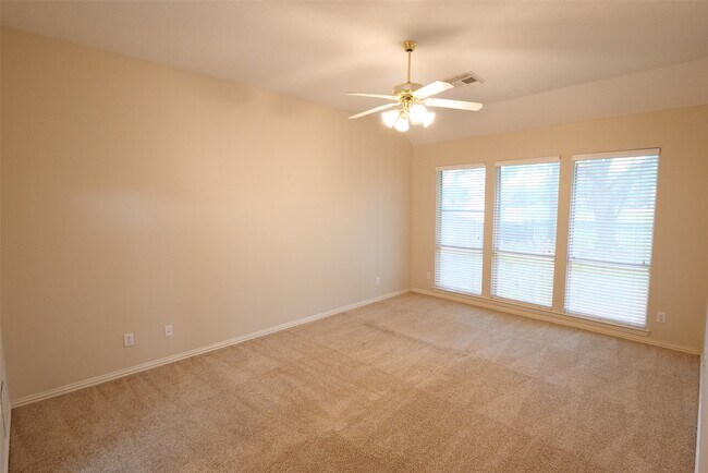 Building Photo - 22719 Sierra Lake Ct
