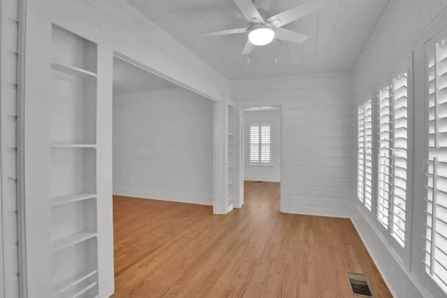 Building Photo - Albany Avenue