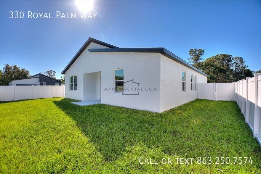 Building Photo - 330 Royal Palm Wy