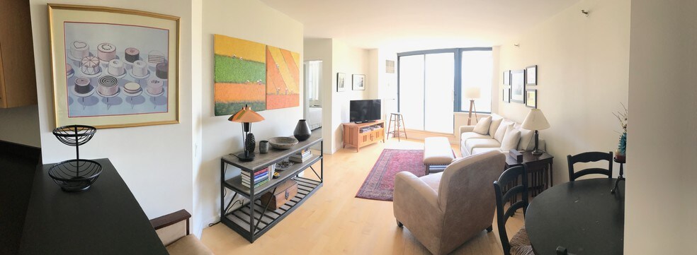 Living room arrangement - 25 Forest St