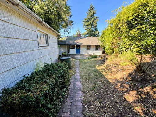 Building Photo - Ready for Move-In! 3 Bed Home $2995