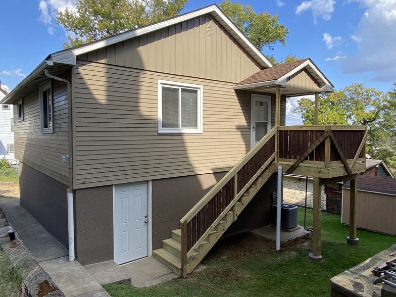 Building Photo - 103 Onyx St