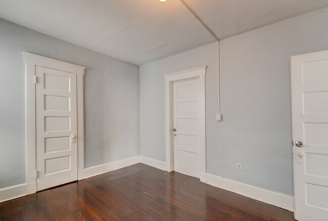 Building Photo - 167 Willow St