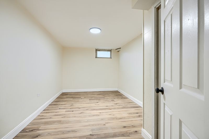 Building Photo - 8049 Lansdale Rd