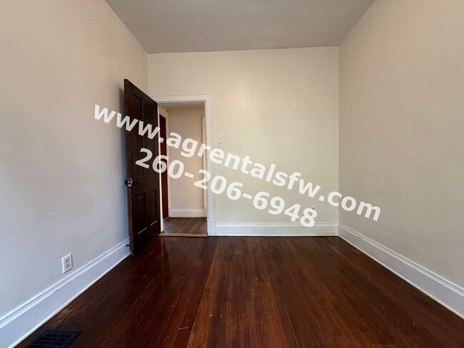 Building Photo - 811 Columbia Ave