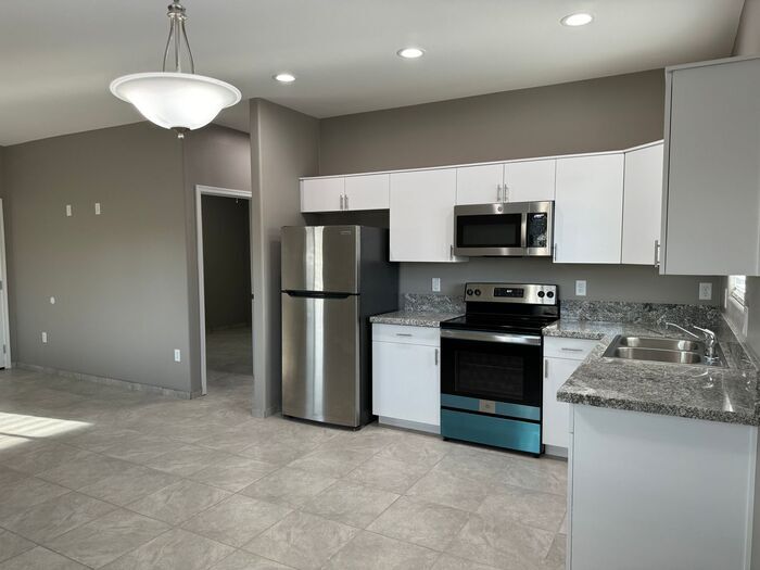 Building Photo - 2581 E Pinal Vista