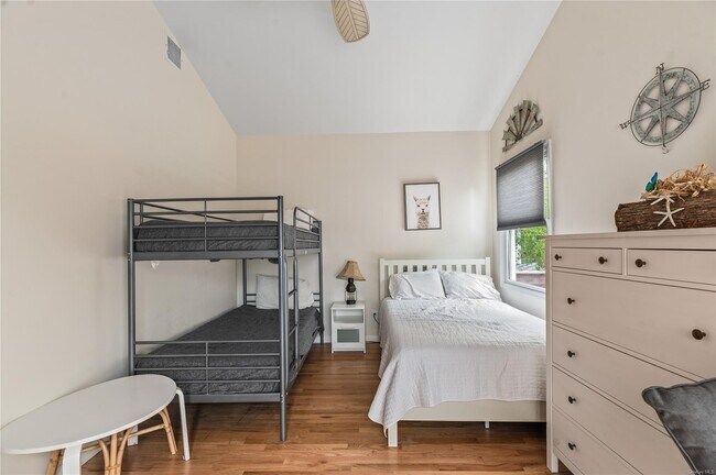 Building Photo - 22 Bungalow Ln