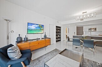Building Photo - 301 Altara Ave