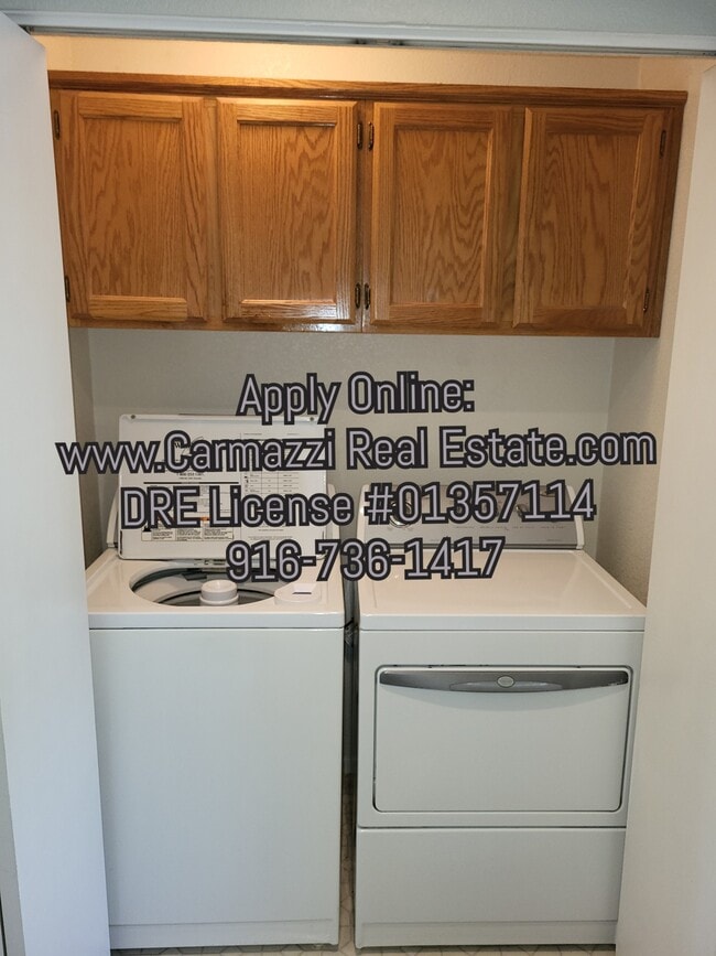 Building Photo - 9451 Lakewind Ln