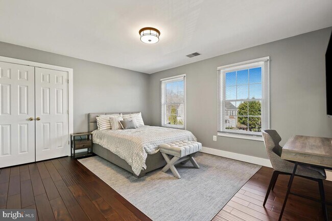 Building Photo - 6355 Highgrove Park Ct