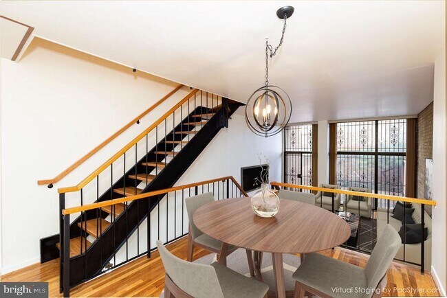 Building Photo - 204 M St SW