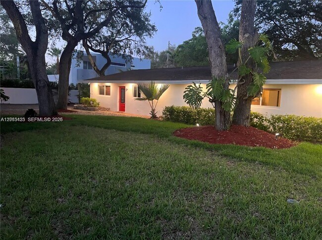 Building Photo - 16575 Old Cutler Rd