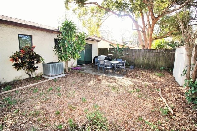 Building Photo - 120 Valmora Dr