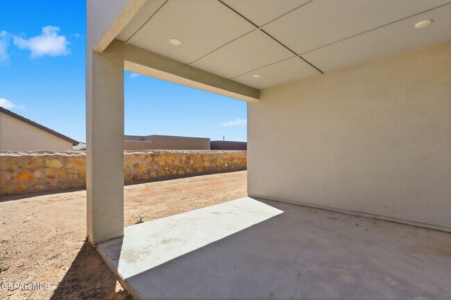 Building Photo - 13580 Lawkland St