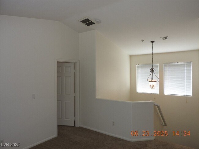Building Photo - 707 W Sea Harbor Ct