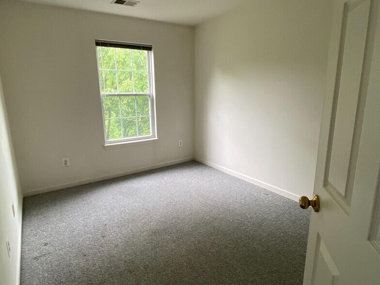 Building Photo - 4110 FLOWER BOX CT