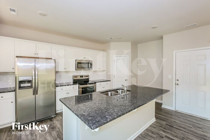 Building Photo - 9613 Hamel St