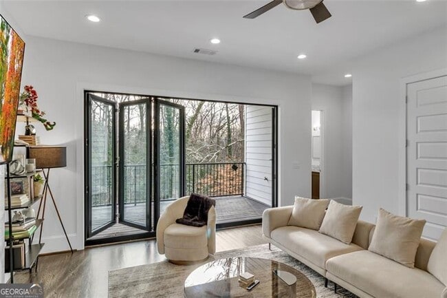 Building Photo - 1107 Briar Cove Cir