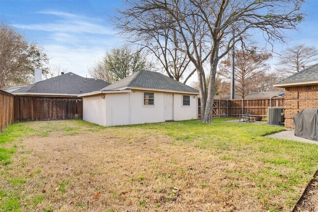 Building Photo - 3429 Nottingham Dr