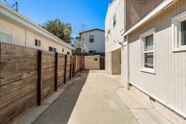 Building Photo - 107 S Aviation Blvd
