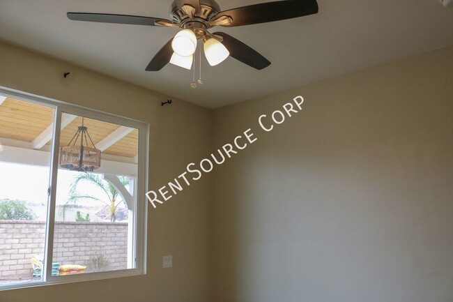 Building Photo - 1 Bedroom, 1 Bath Attached Guest House For...