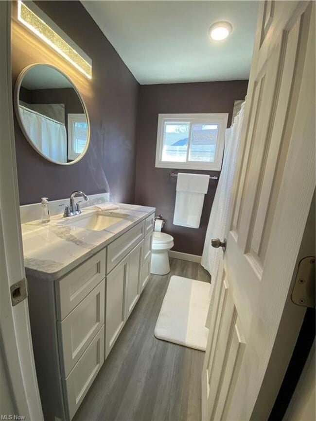 Building Photo - Renovated 3 Bedroom Home with 2 Full Baths