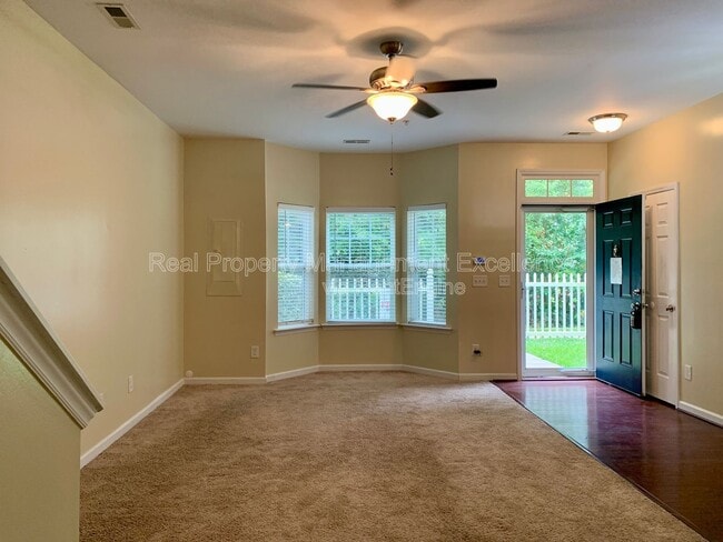 Building Photo - 300 Coalinga Lane