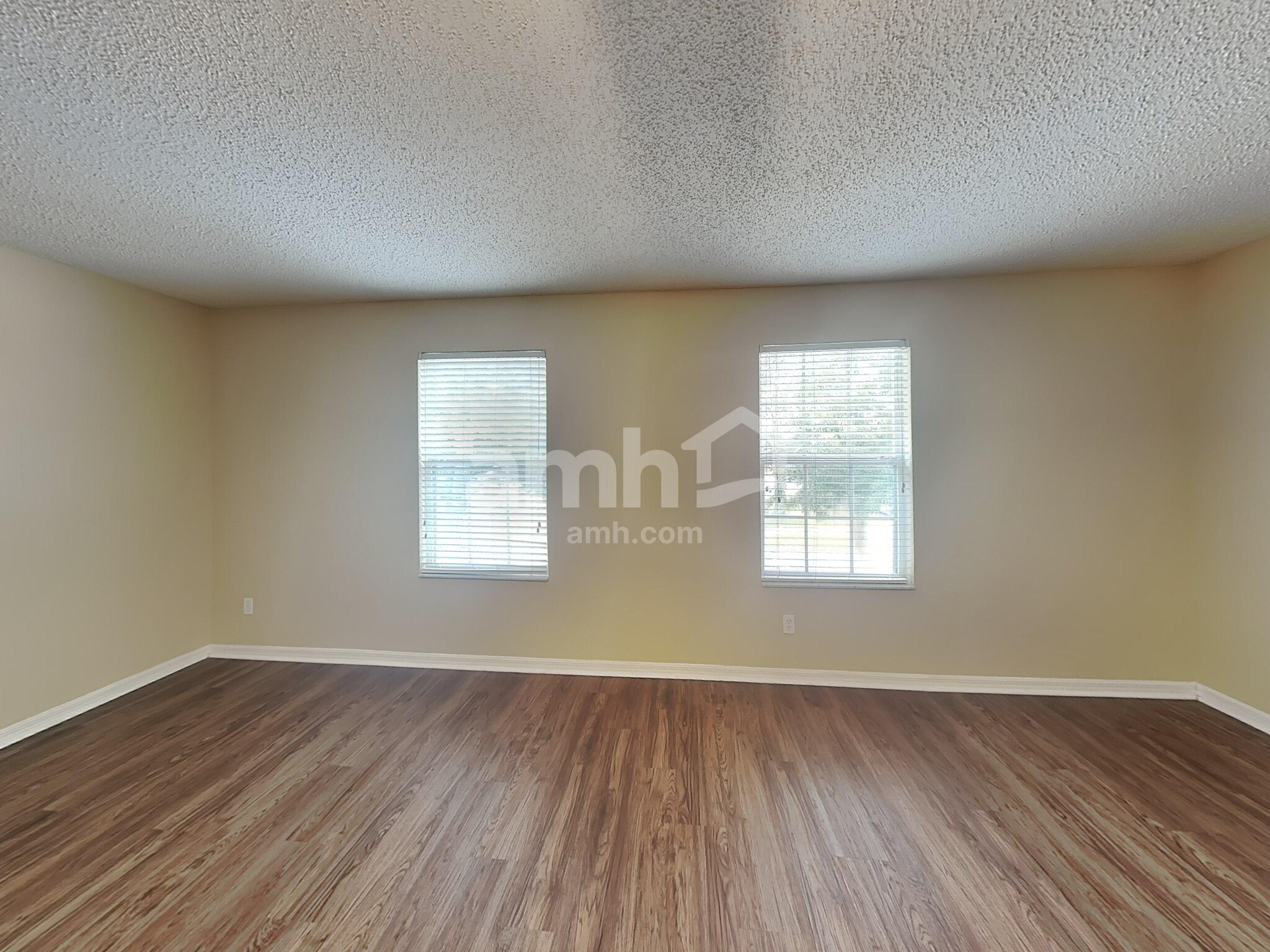 Building Photo - 1888 Vale Dr