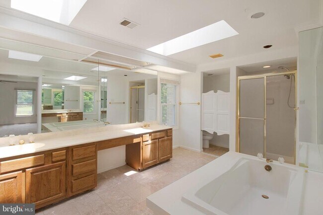 Building Photo - 13920 Wagon Way