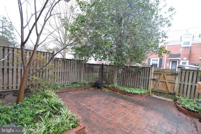 Building Photo - 3546 S Utah St